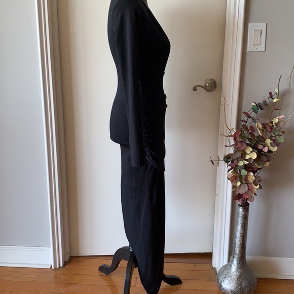 🎉2X HOST PICK🎉 Missguided Long Sleeve Plunge Neck Asymmetric Hem Dress - Picture 10 of 12